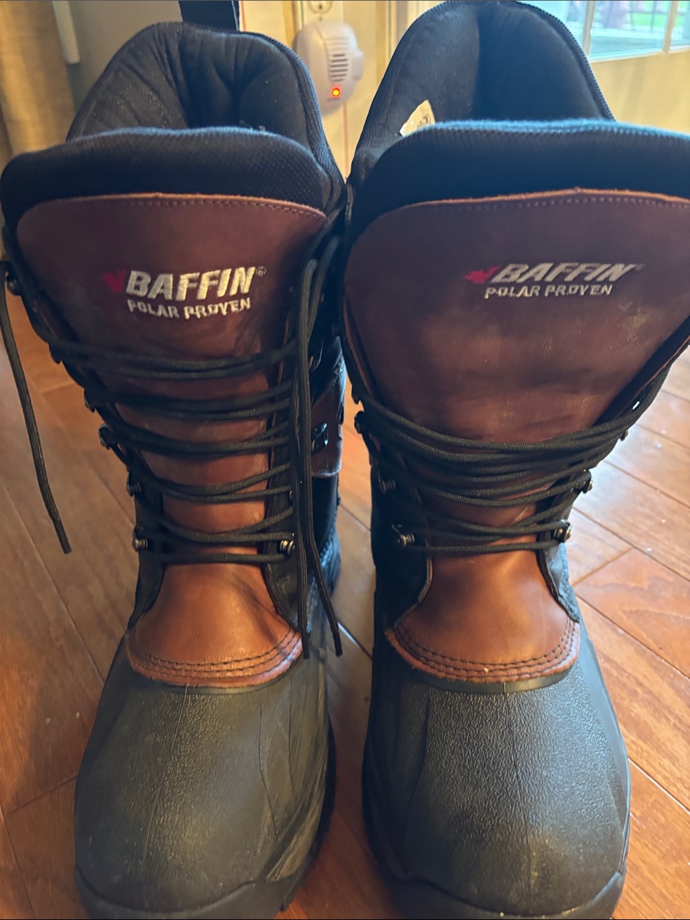 Baffin Men's Brown and Black Insulated Polar Proven Winter Boots-new condition